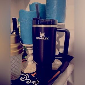 Large Stanley black cup